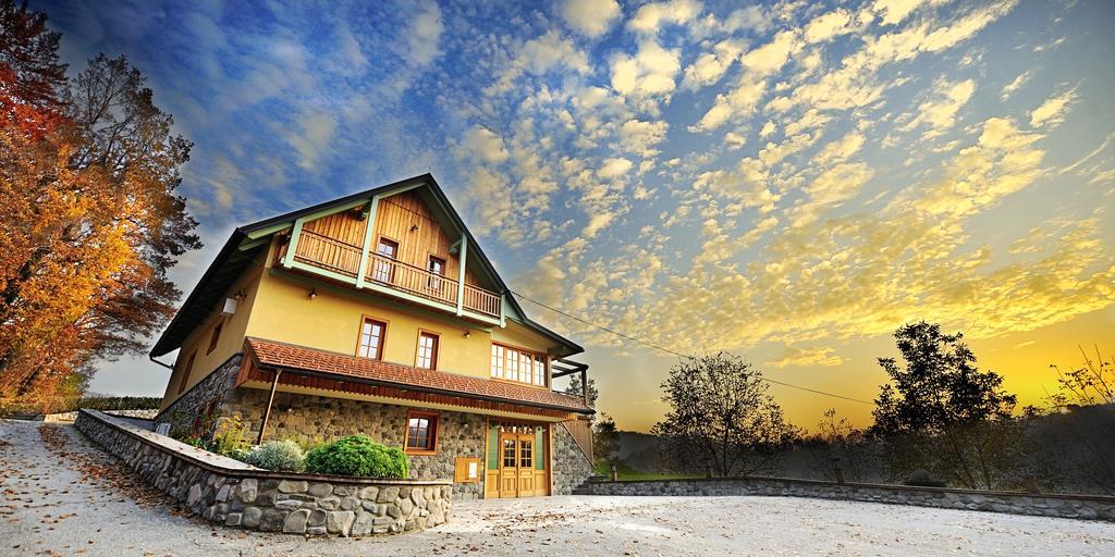 Villa Les With Hot Tub & Sauna เบรชิตเซ ภายนอก รูปภาพ