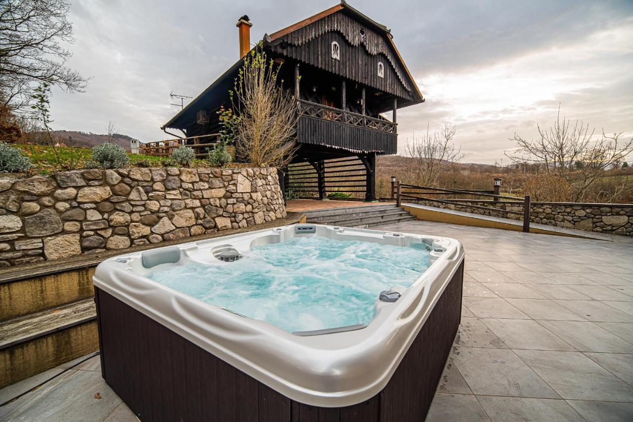 Villa Les With Hot Tub & Sauna เบรชิตเซ ภายนอก รูปภาพ